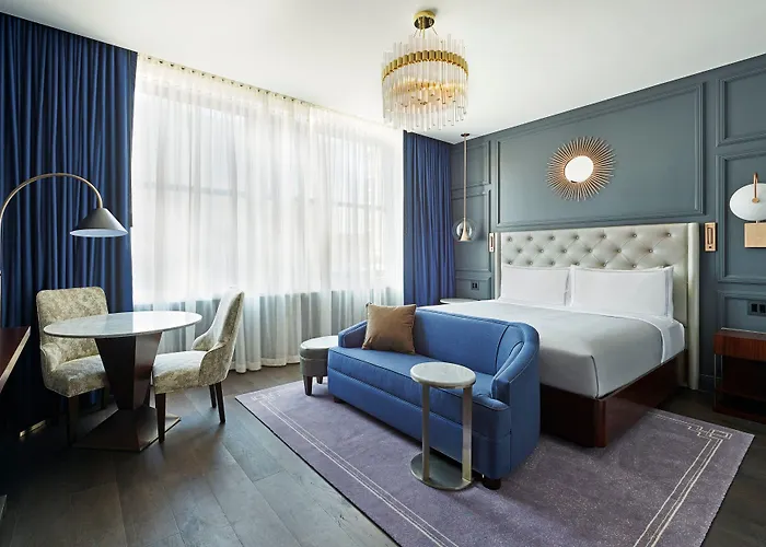 The Lasalle Chicago, Autograph Collection 4*