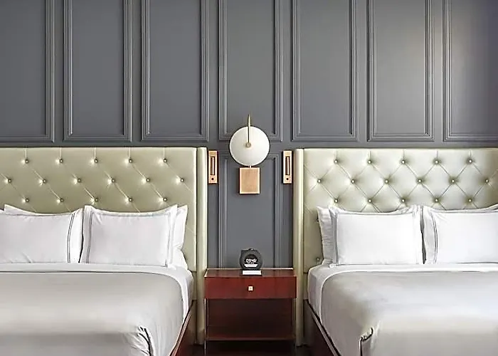 The Lasalle Chicago, Autograph Collection 4*
